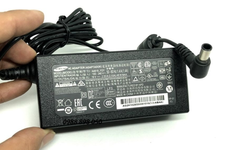 day-nguon-man-hinh-samsung-co-adapter-roi