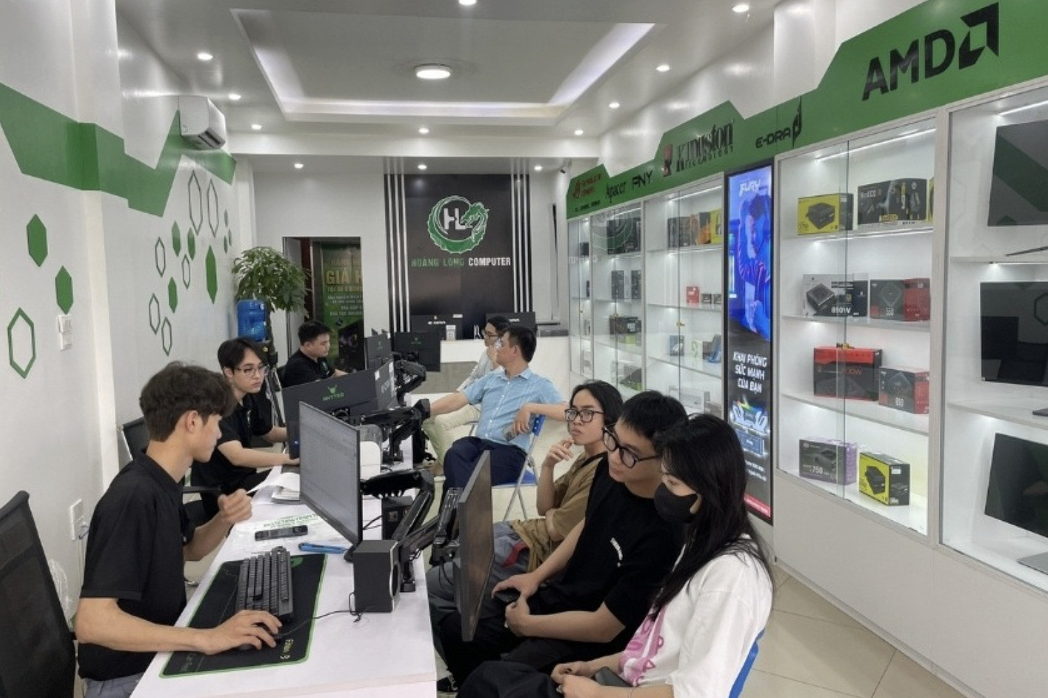 Mua màn hình máy tính 100Hz chất lượng tại Hoàng Long Computer 