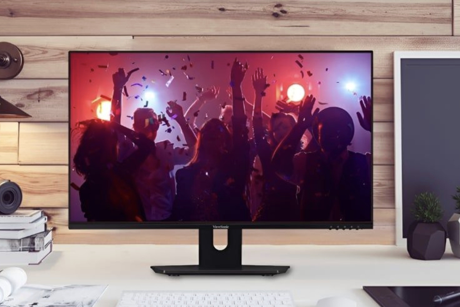 Màn hình 100Hz còn hỗ trợ chuẩn màu
