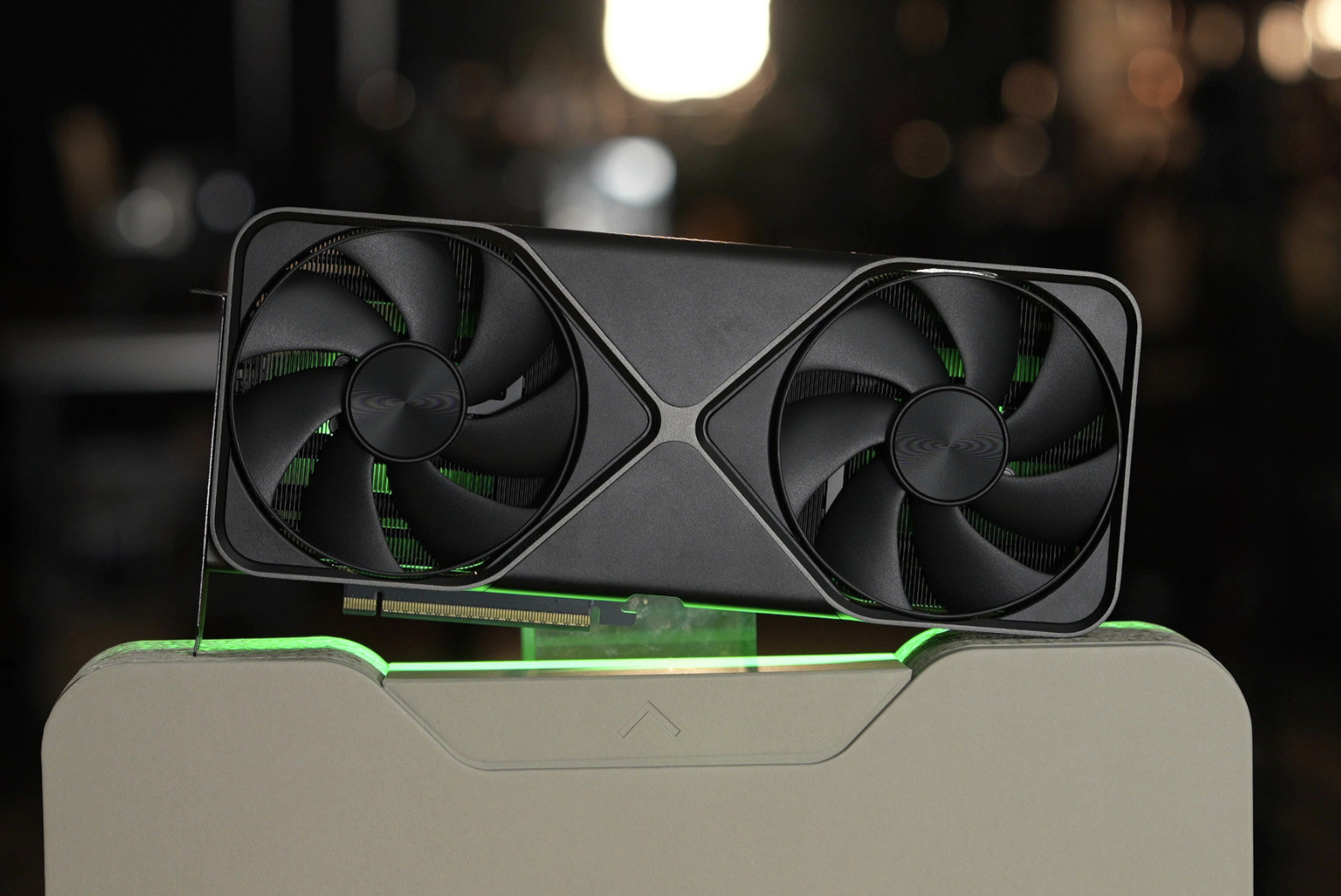 RTX 5080 được cải tiến mạnh về tản nhiệt 