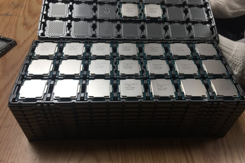 CPU Tray là phiên bản CPU bán theo dạng khay