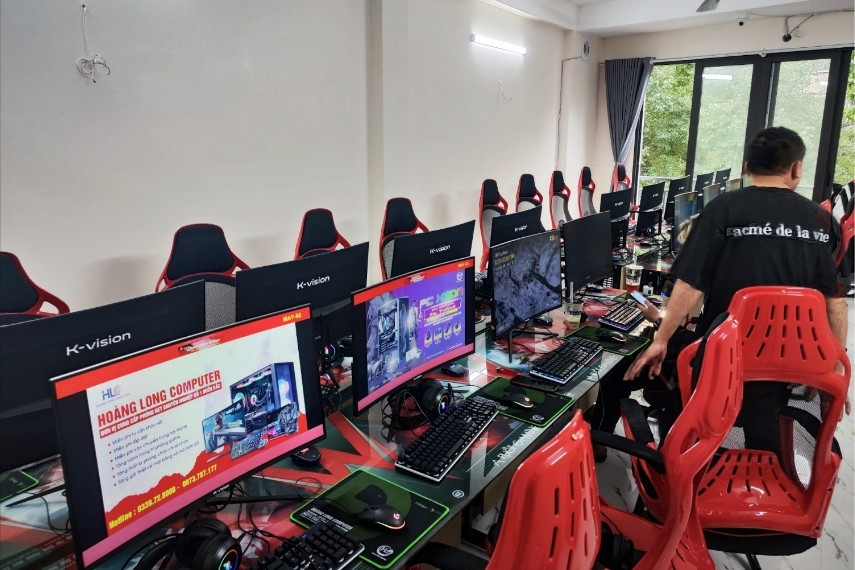 hoang-long-computer-cung-cap-man-hinh-chinh-hang-ho-tro-giao-va-lap-dat-tren-toan-quoc