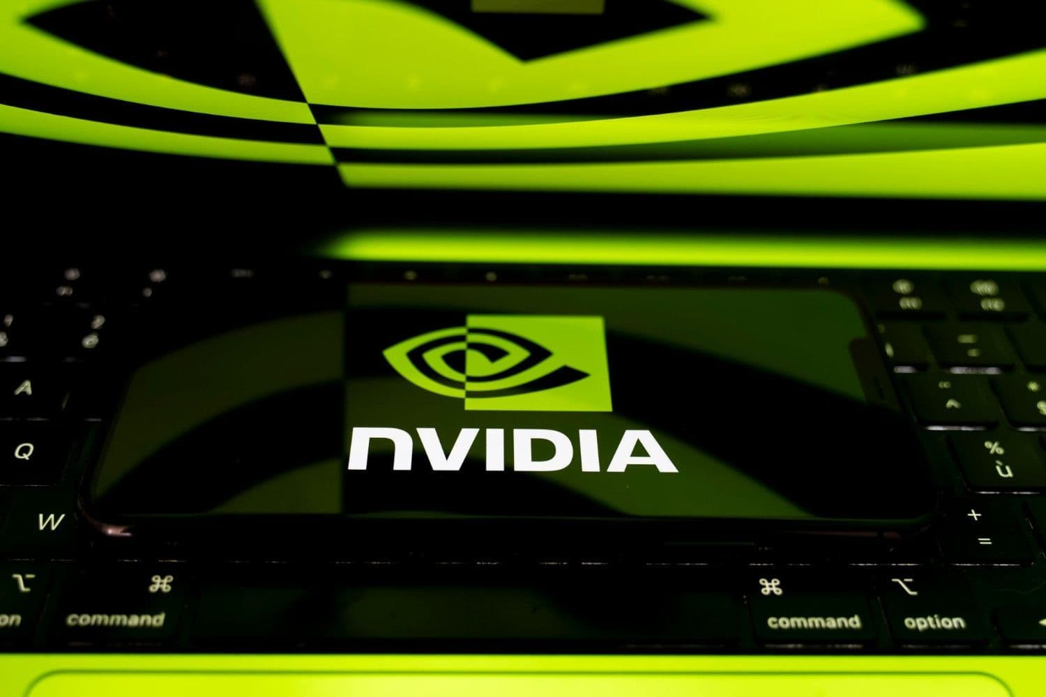 NVIDIA Groq 3 LPX Tăng Tốc Token Cho AI Agent
