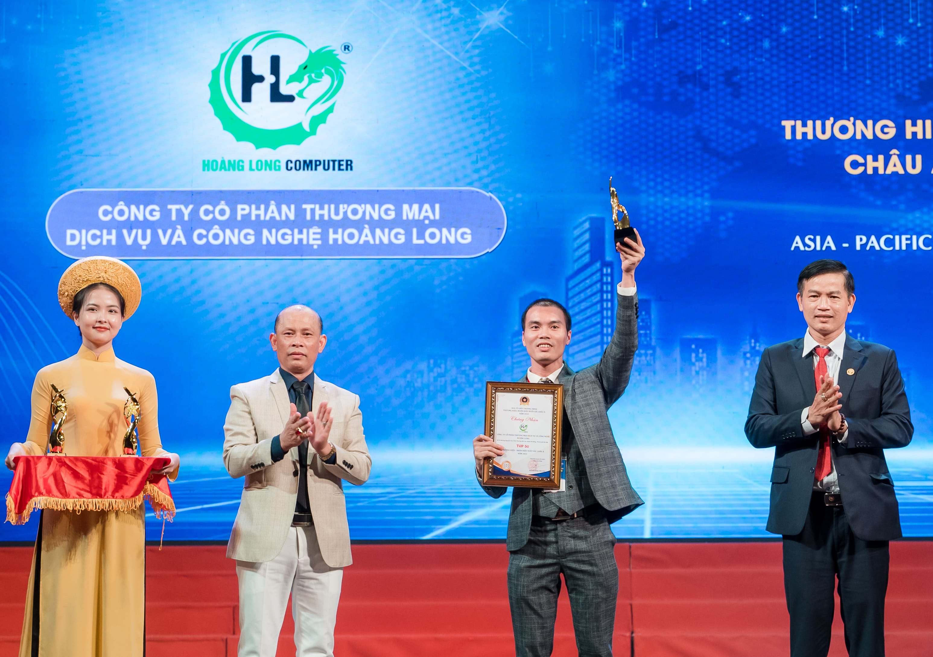 Hoàng Long Computer nhận giải thưởng “TOP 50 Thương hiệu - Nhãn hiệu xuất sắc Châu Á – Thái Bình Dương năm 2022” và “Bản Lĩnh Doanh Nhân Xuất Sắc 2022” 