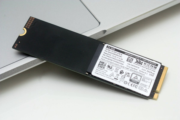 SSD NVME YMTC PC300 256GB GEN4 (ĐỌC/GHI 3700MB/s -2000MB/s) PCI 4.0 M.2 2280 NEW TRAY