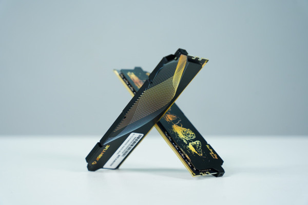 RAM JGINYUE MOYING 16GB | RAM JGINYUE 16G (1X16GB) BUS 3200 DDR4 BLACK TẢN