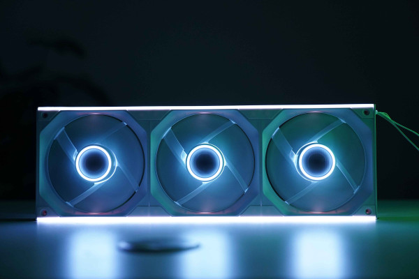 FAN LED ARGB STARLINK 360 WHITE GIÓ XUÔI (FAN LIỀN KHỐI)